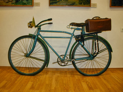 Велосипед, на котором Глеб Леонтьевич проехал 85 тысяч километров, еще долго служил сыну